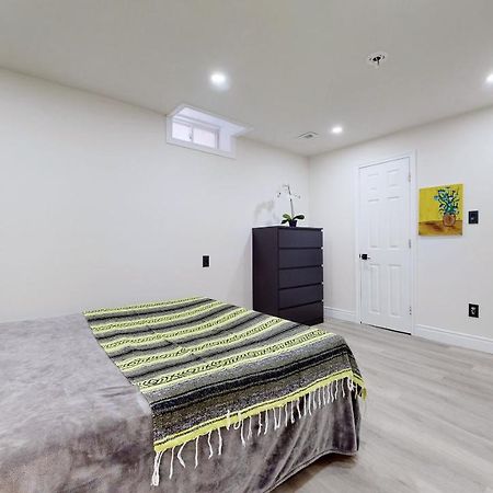 Stunning 2Br Lower Level Unit ヴォーン エクステリア 写真