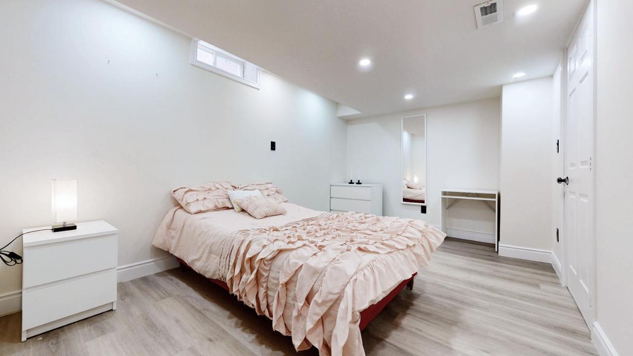 Stunning 2Br Lower Level Unit ヴォーン エクステリア 写真