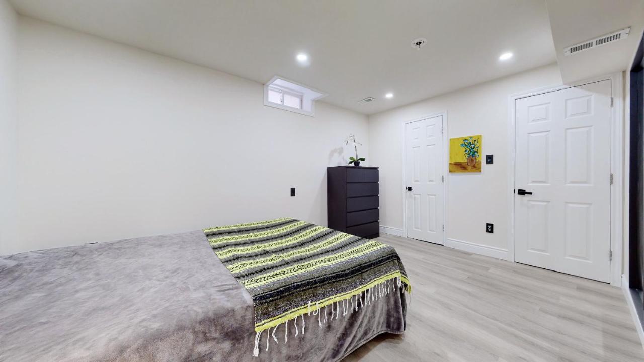 Stunning 2Br Lower Level Unit ヴォーン エクステリア 写真