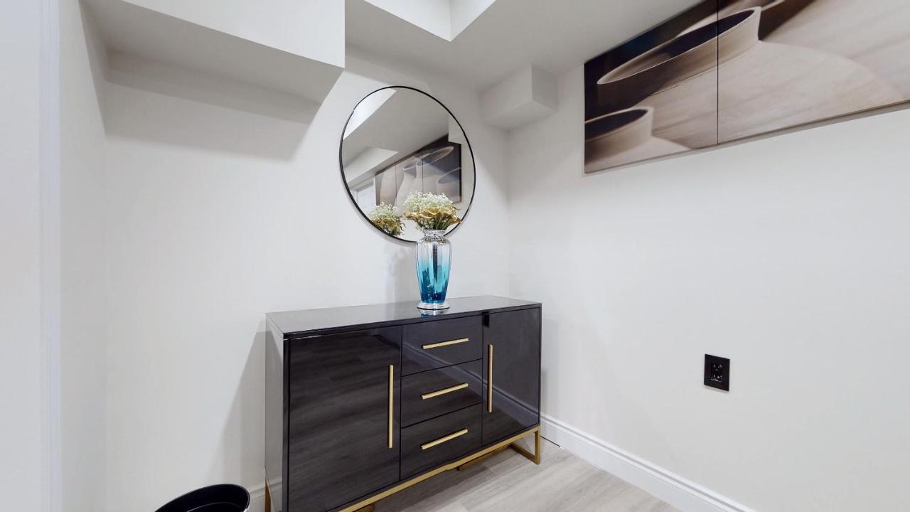 Stunning 2Br Lower Level Unit ヴォーン エクステリア 写真