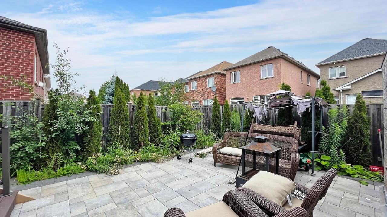 Stunning 2Br Lower Level Unit ヴォーン エクステリア 写真
