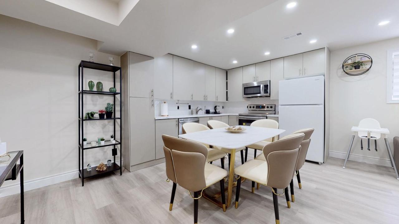 Stunning 2Br Lower Level Unit ヴォーン エクステリア 写真